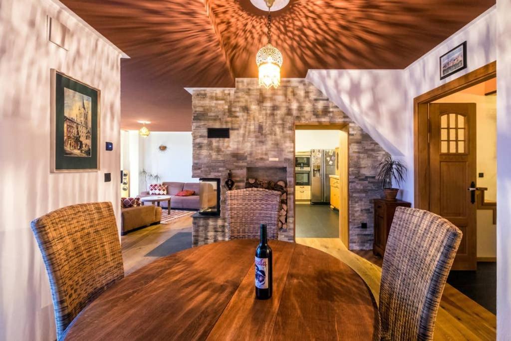 Wohlfuehloase Mit Blick Auf Trier Apartment Bagian luar foto